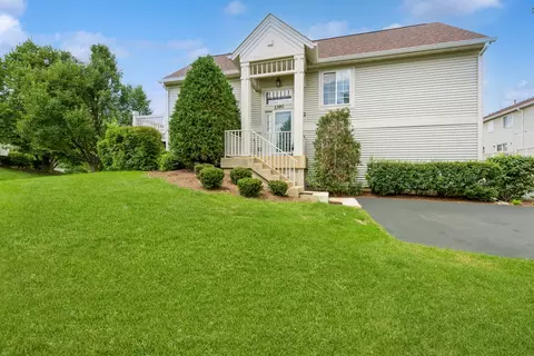 1397 New Haven Dr, Cary, IL 60013
