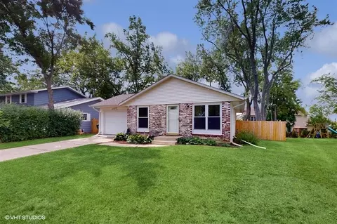 2321 Springhill Ln, Lindenhurst, IL 60046