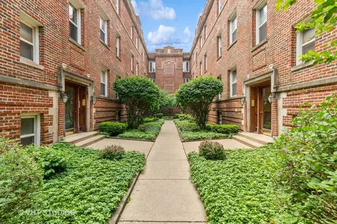 917 W Sunnyside Ave #2S, Chicago, IL 60640