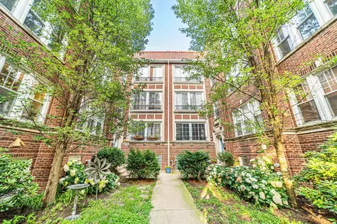 131 Clyde Ave #2W, Evanston, IL 60202