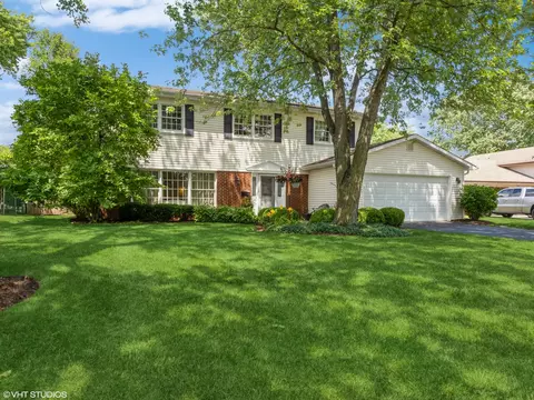 600 Andrew Ln, Lake Zurich, IL 60047