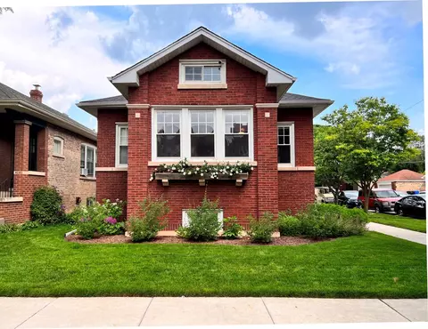 2756 W Gunnison St, Chicago, IL 60625