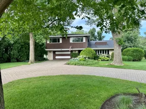 194 Aspen Ln, Highland Park, IL 60035