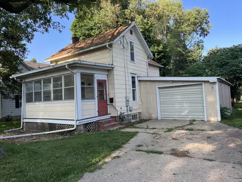 1110 8th Ave, Sterling, IL 61081