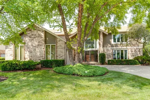 1221 Virginia Ave, Libertyville, IL 60048