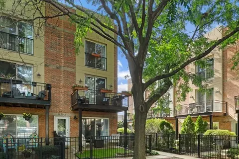 1830 S Michigan Ave #A, Chicago, IL 60616