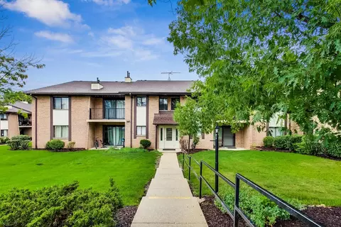 2212 Wharf Dr #2106, Woodridge, IL 60517