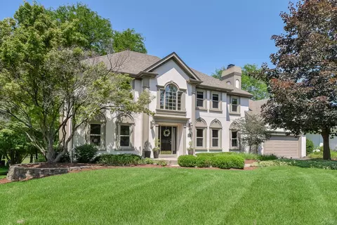 4207 Royal Fox Dr, Saint Charles, IL 60174