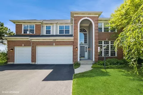 2202 Barrett Dr, Algonquin, IL 60102