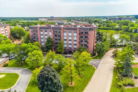 211 Rivershire Ln #602, Lincolnshire, IL 60069