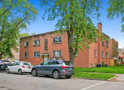 2919 W Rosemont Ave #2, Chicago, IL 60659