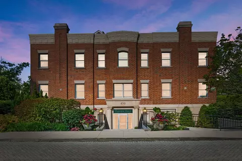 450 Green Bay Rd #1A, Glencoe, IL 60022