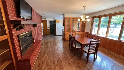 16875 Tanglewild Dr, Morrison, IL 61270 photo 4