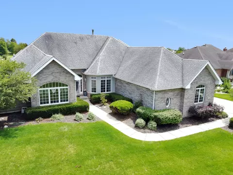 16059 W Red Cloud Dr, Lockport, IL 60441