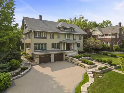578 N Park Blvd, Glen Ellyn, IL 60137