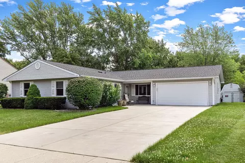1321 Elm Dr, Schaumburg, IL 60193