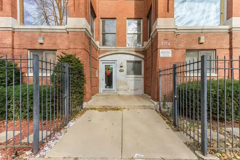 1026 E 46th St #1E, Chicago, IL 60653 photo 3