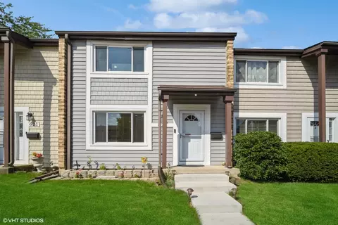 623 Ivy Ct, Wheeling, IL 60090