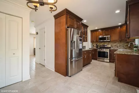 623 Ivy Ct, Wheeling, IL 60090 photo 7