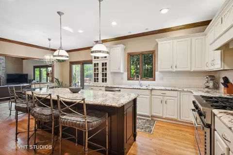 1102 Gallant Ct, Wheaton, IL 60187 photo 5