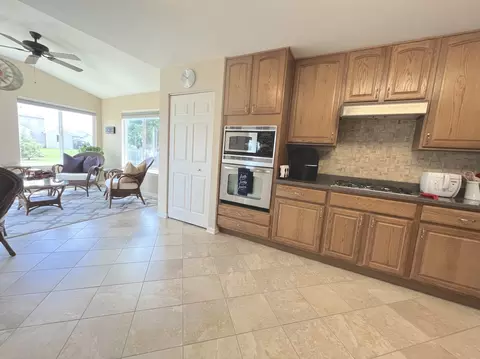 6713 Killala Dr, Mchenry, IL 60050 photo 3