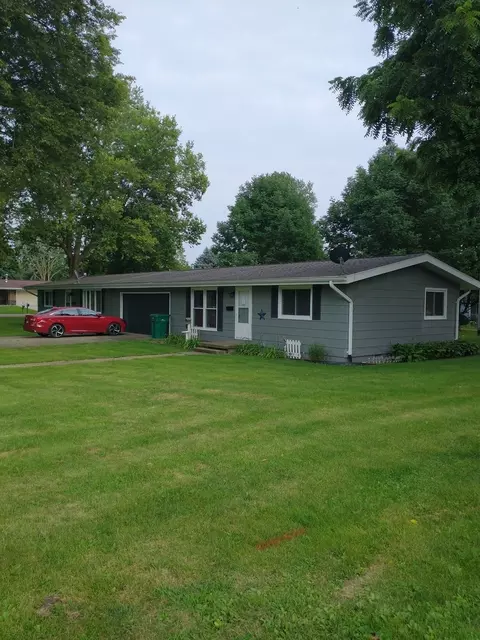 610-612 E 9th St, Delavan, IL 61734