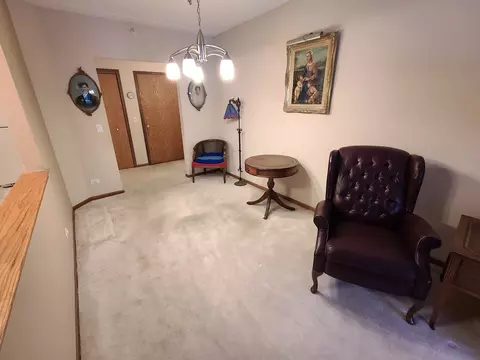 1685 Mill St #208, Des Plaines, IL 60016 photo 3