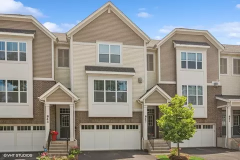 847 W Chase Ln, Palatine, IL 60067