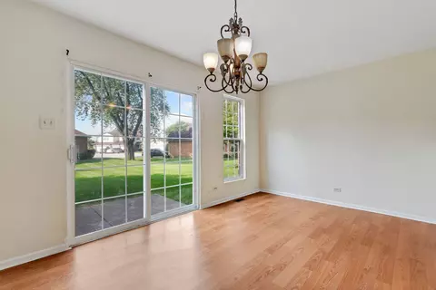 46 Cunningham Ln, Park Forest, IL 60466 photo 5