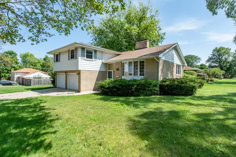 2401 University Ave, Waukegan, IL 60085