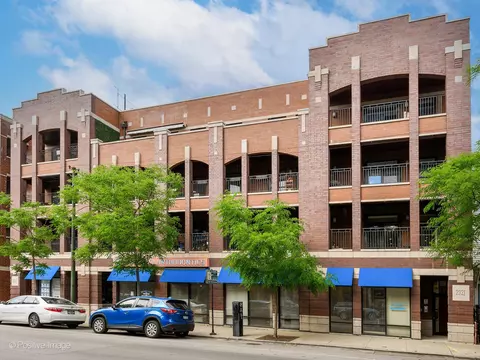 2921 N Lincoln Ave #203, Chicago, IL 60657