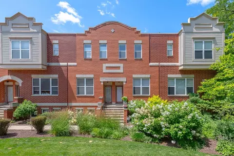 3651 W Cornelia Ave #B, Chicago, IL 60618