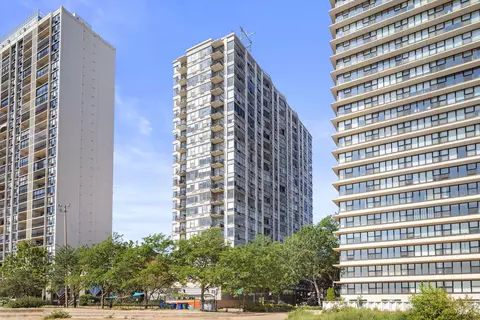 5757 N Sheridan Rd #10C, Chicago, IL 60660