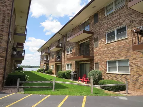 24 N Pistakee Lake Rd #2D, Fox Lake, IL 60020