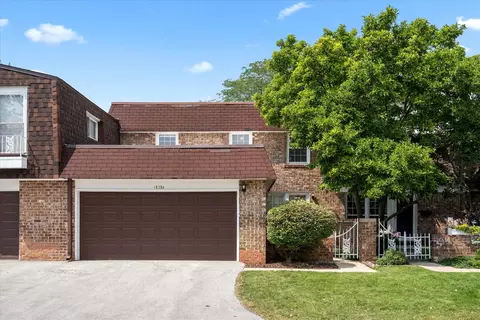 1 S286 Dillon Ln, Villa Park, IL 60181