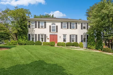 268 Columbine Ave E, Clarendon Hills, IL 60514