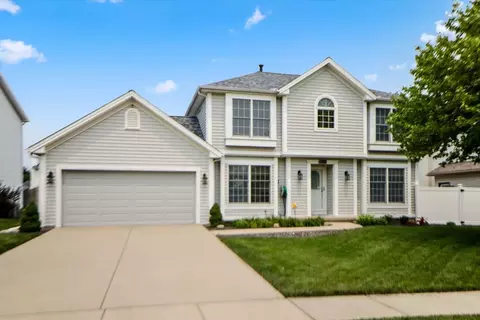 3124 Auburn Rd, Bloomington, IL 61704
