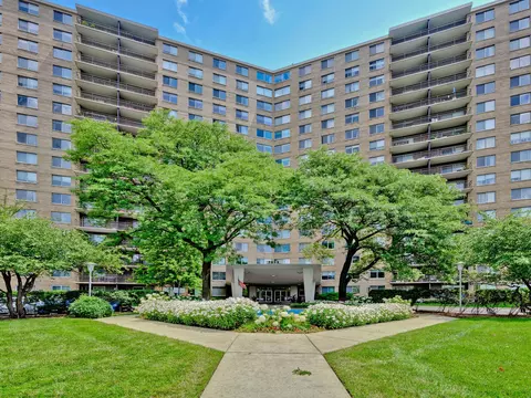 7033 N Kedzie Ave #510, Chicago, IL 60645
