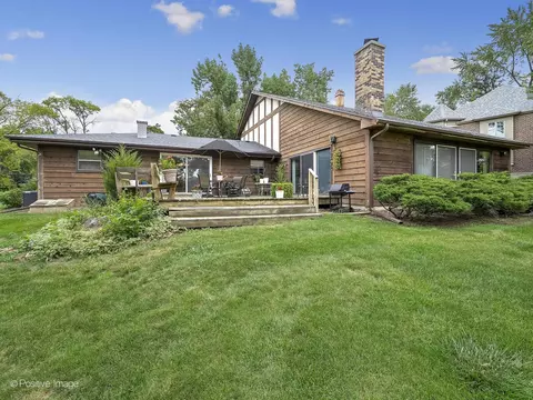 8122 Fairmount Ave, Downers Grove, IL 60516