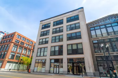 2303 S Michigan Ave #215, Chicago, IL 60616