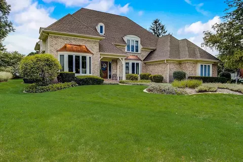 29 Stirrup Cup Ct, Saint Charles, IL 60174