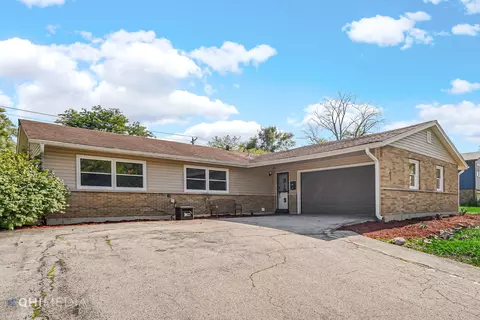 2703 Knollwood Pl, Hazel Crest, IL 60429