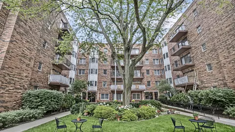 1503 Oak Ave #211, Evanston, IL 60201