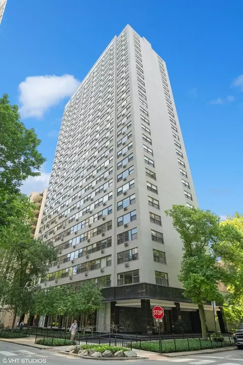 1445 N State Pkwy #901, Chicago, IL 60610