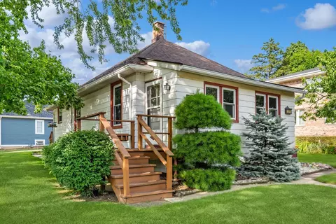 320 Prairie Ave, Highwood, IL 60040