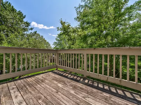 148 Commons Ct, Wheeling, IL 60090 photo 7