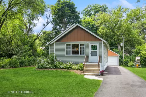 17 Kent Ave, Crystal Lake, IL 60014