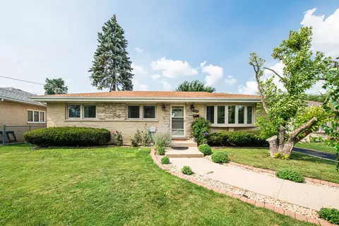 10606 Altgeld St, Melrose Park, IL 60164