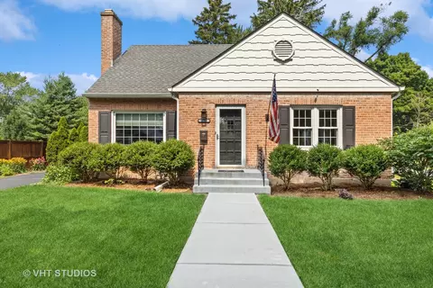 120 Pomeroy Ave, Crystal Lake, IL 60014