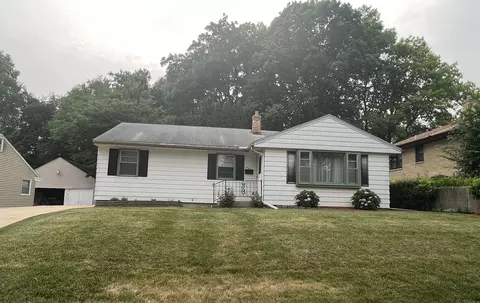 420 Fairview Blvd, Rockford, IL 61107